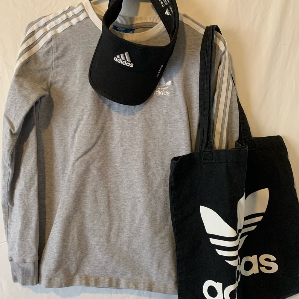 Adidas GreyLongSleeve w WhiteStripes! ⬆️included